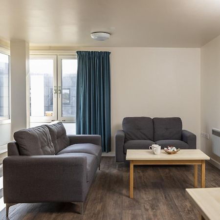 Burley Road Aparthotel Leeds  Exteriör bild