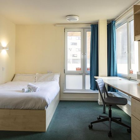 Burley Road Aparthotel Leeds  Exteriör bild