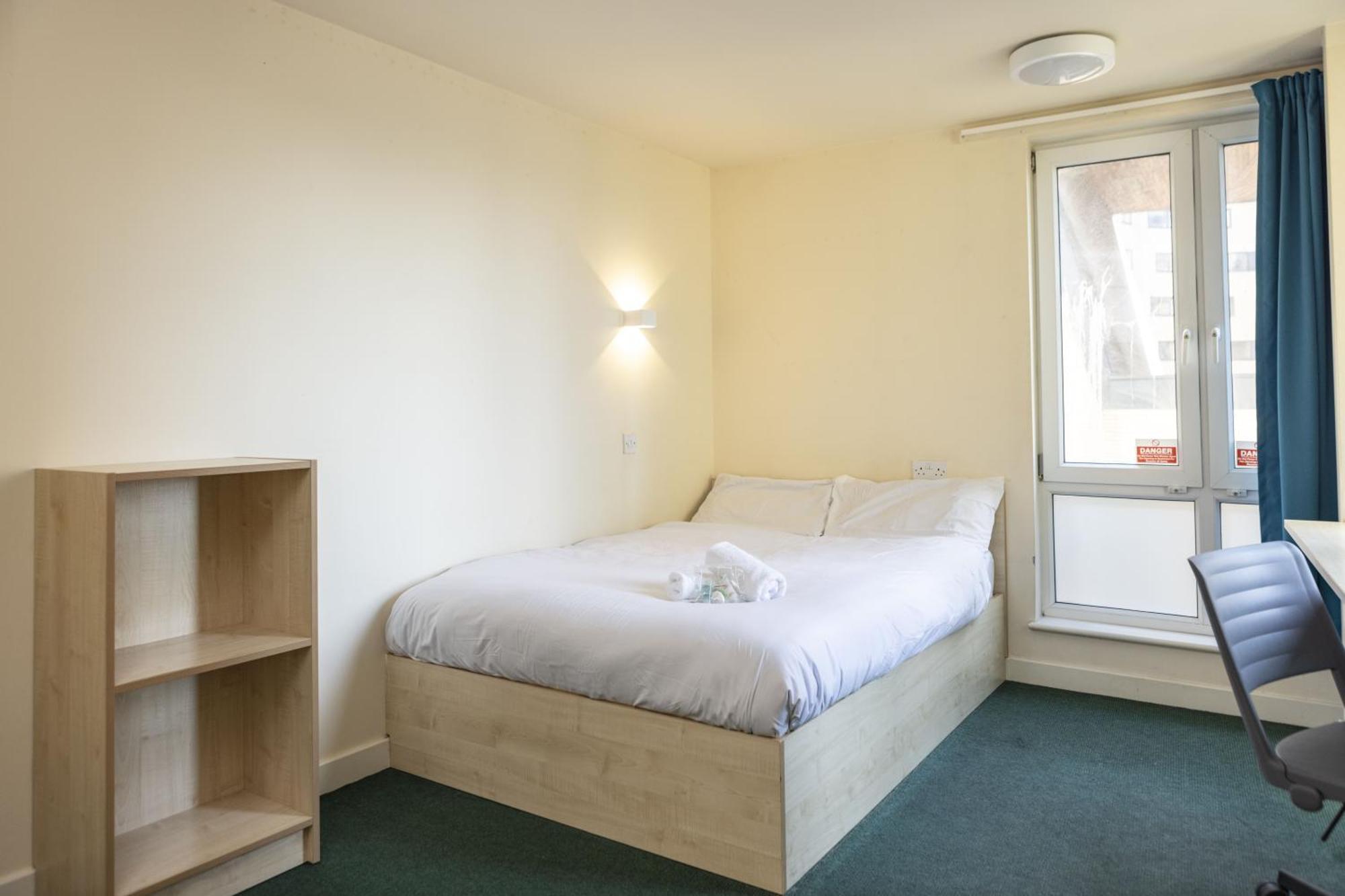 Burley Road Aparthotel Leeds  Exteriör bild