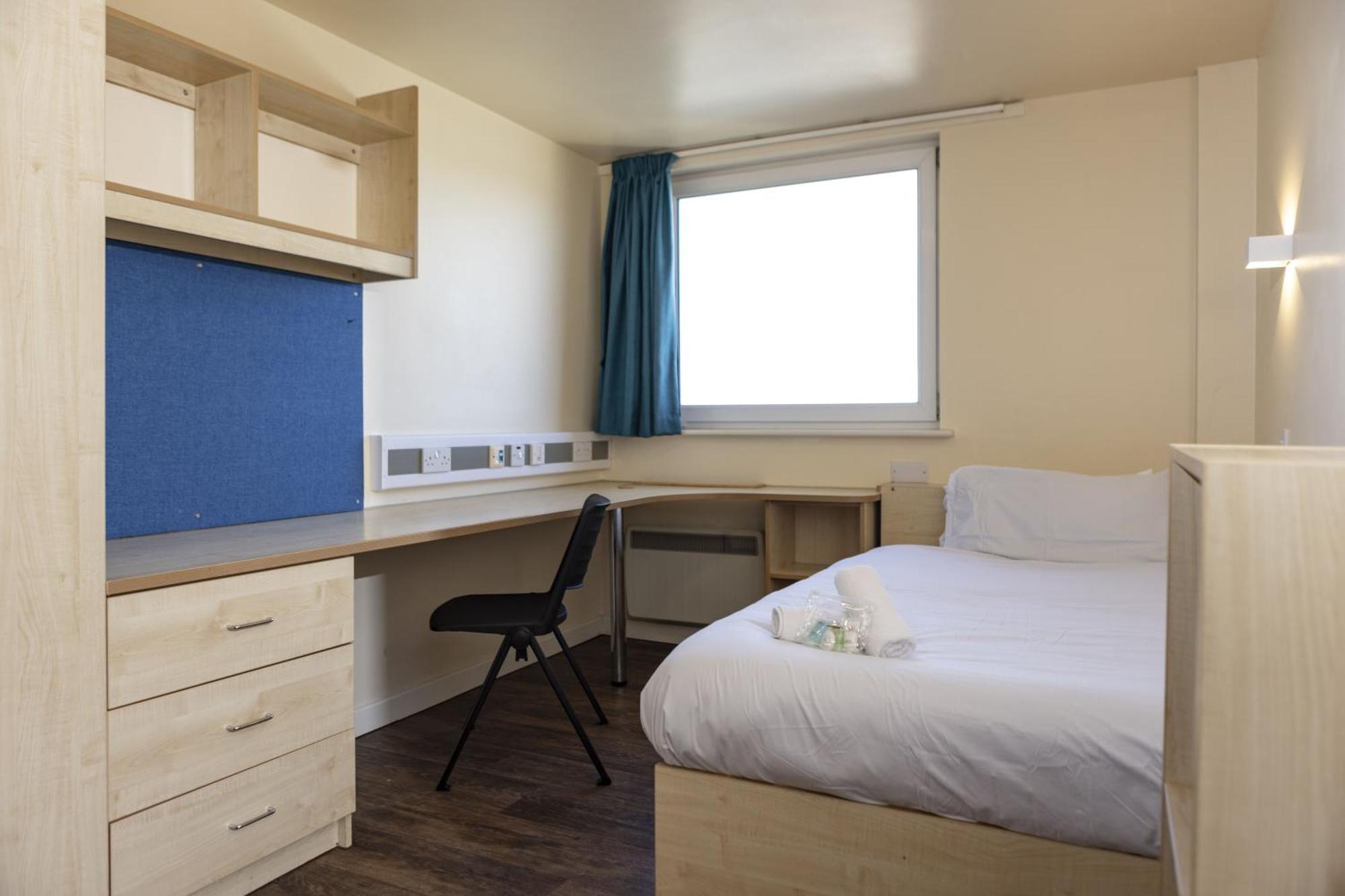 Burley Road Aparthotel Leeds  Exteriör bild